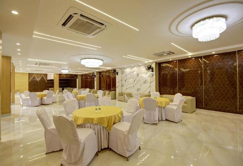 Отель Treebo Premium Embassy Inn