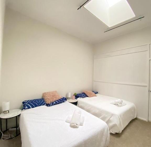 بنسيون Fitzroy @grand Dame Kerr. Luxurious Guests Home