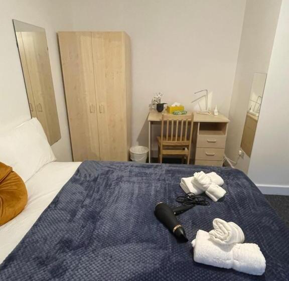 Pensão Lovely Triple And Quadruple Bedrooms In Euston