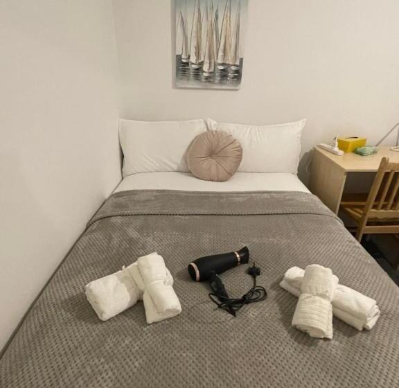 پانسیون Lovely Triple And Quadruple Bedrooms In Euston