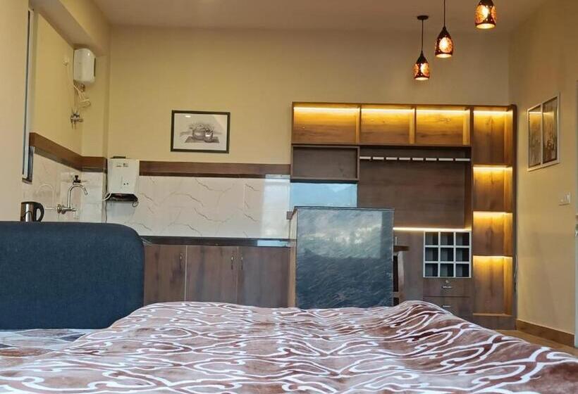 Пансион Twin Oaks Kasauli