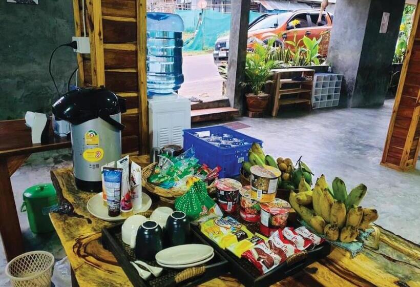 リゾートホテル Sakadburi Homestay