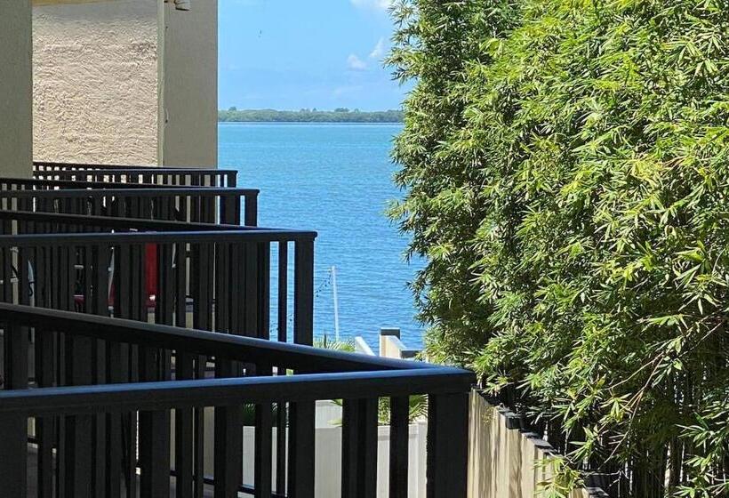 Waterfront Resort Condo Beaches Sunset Free Bikes2