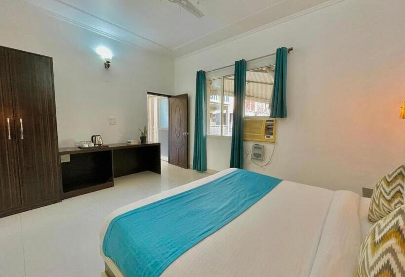 فندق صغير The Wraveler Tapovan Rooms And Dorms