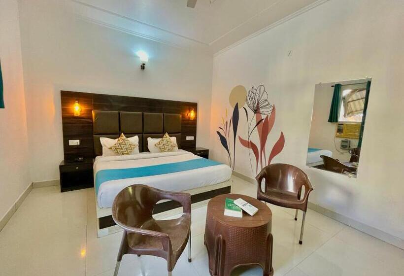 فندق صغير The Wraveler Tapovan Rooms And Dorms
