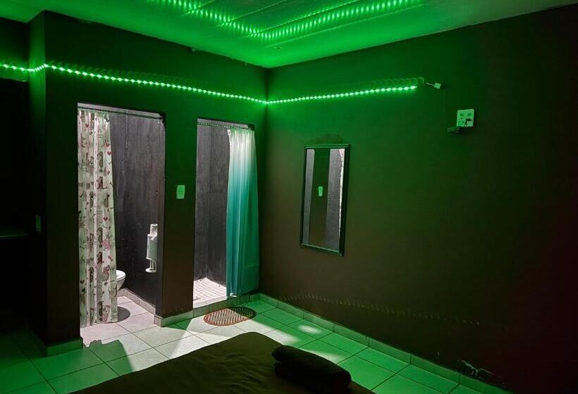 X Motel Vosloorus