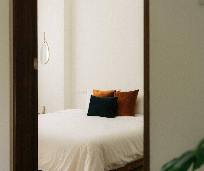 تختخواب و صبحانه Nowhere Retreat