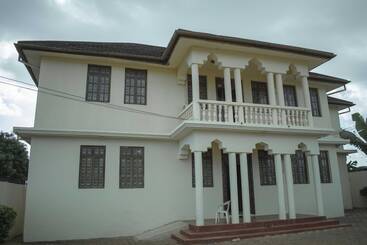 تختخواب و صبحانه Sulkhan Serviced Apartment