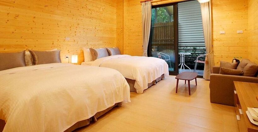 تختخواب و صبحانه Sunlight Forest