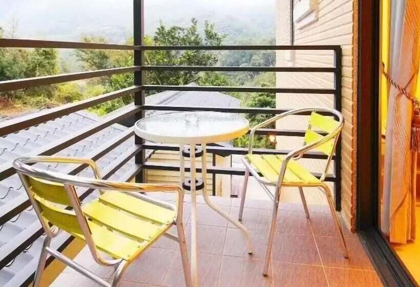 تختخواب و صبحانه Sunlight Forest