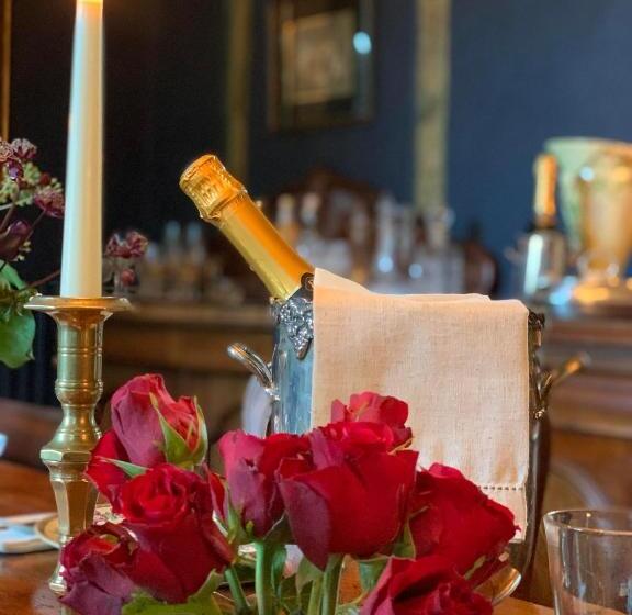 Chateau Mas De Pradie B&b Fountain View Room