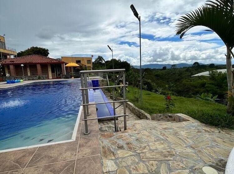 هتل Bora Bora Campestre Los Mangos