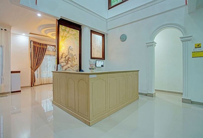 هتل Capital O 92990 Nena Kostel Syariah