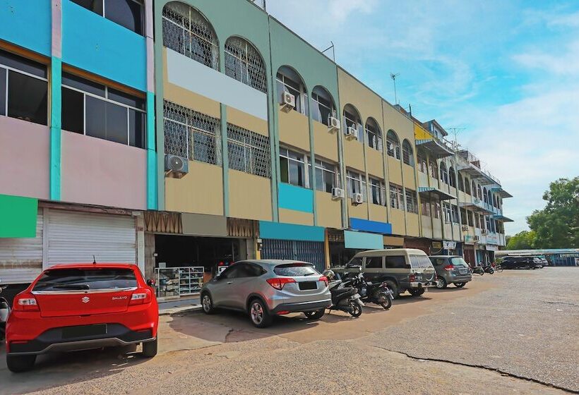 Отель Spot On 92554 Budi Homestay Syariahneargrand Batam Mall