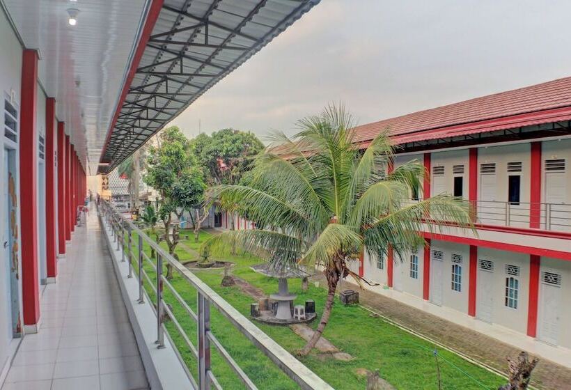 هتل Spot On 92834 Wisma Dira Tiara Syariah