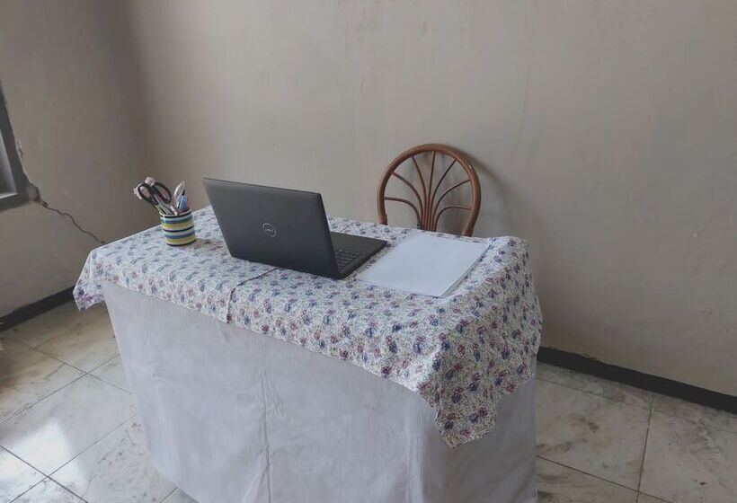 Отель Spot On 93035 Karman S Sari Homestay Syariah