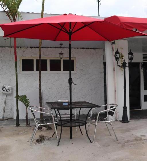 بنسيون Hw. Hubers Hotel, Bar & Resto