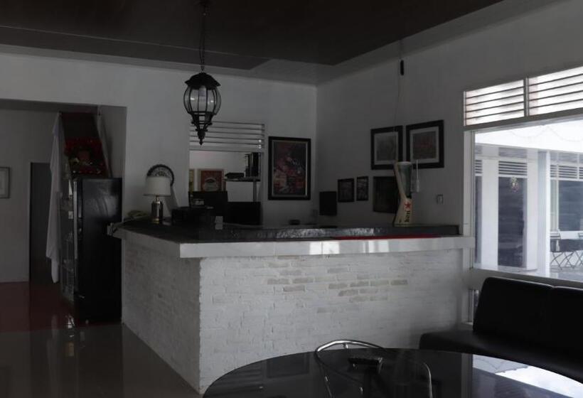 بنسيون Hw. Hubers Hotel, Bar & Resto