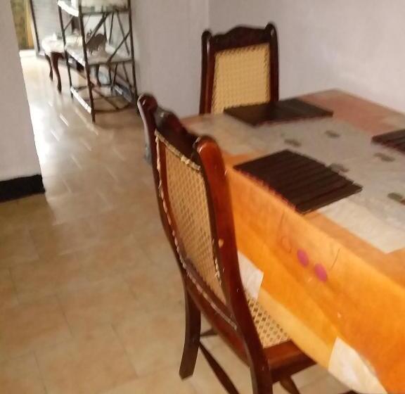 پانسیون Room In Apartment   Comfortable Inn Green Sea Villa Helen Kilometres 4 Circunvalar