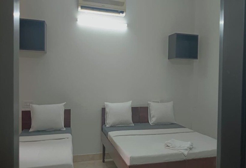 פנסיון Singh Deluxe Inn