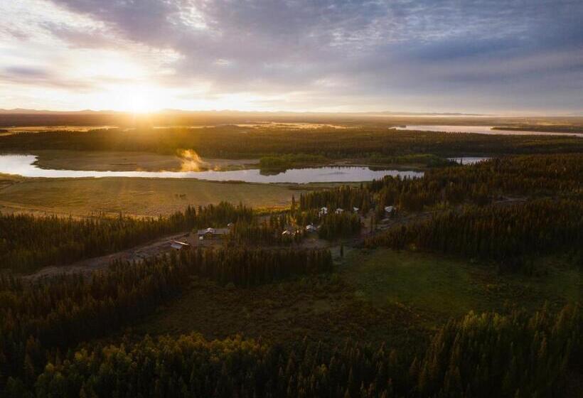 Red Cariboo Resort