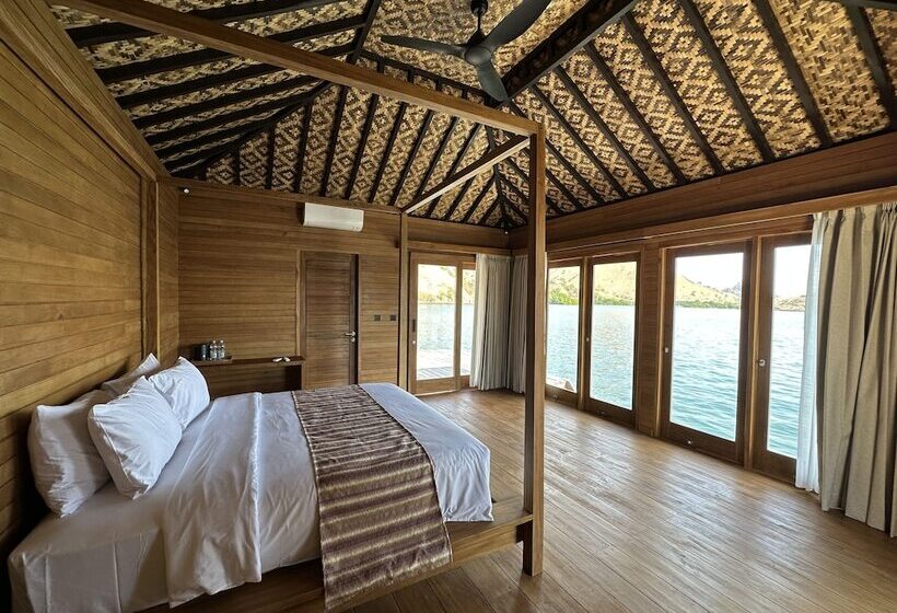 استراحتگاه Menjaga Bay