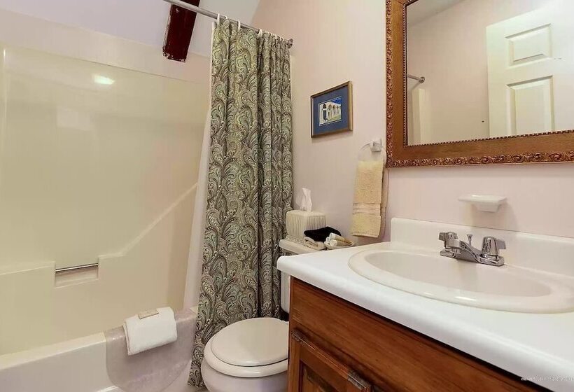 צימר Greenwood Manor Inn