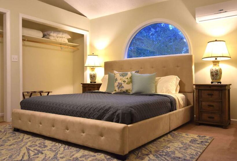 Bed and Breakfast Inn At Oriental