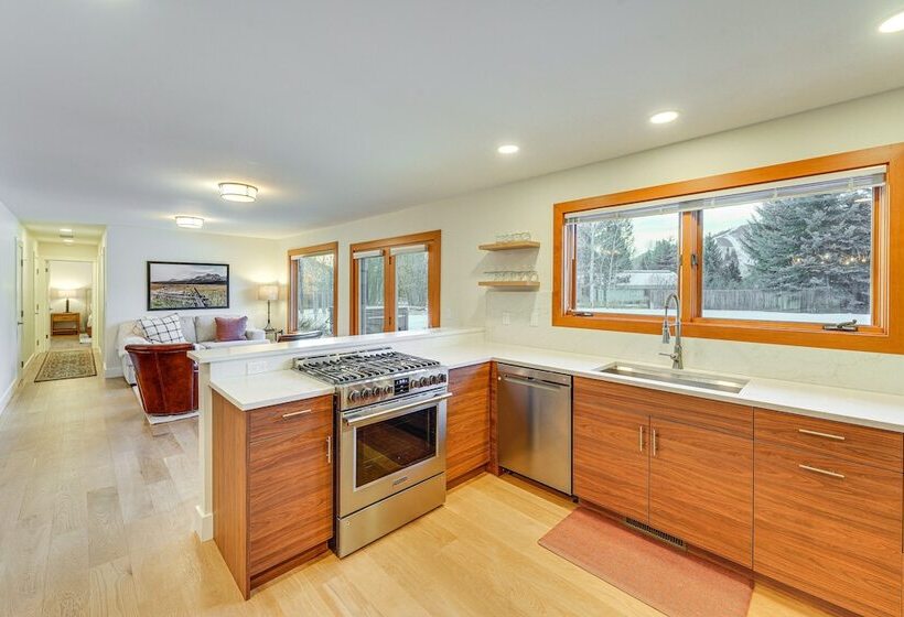 Bright Ketchum Retreat W/ Views & Private Hot Tub!