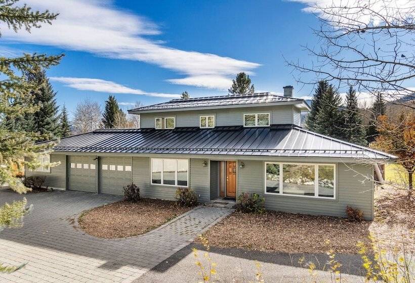 Bright Ketchum Retreat W/ Views & Private Hot Tub!
