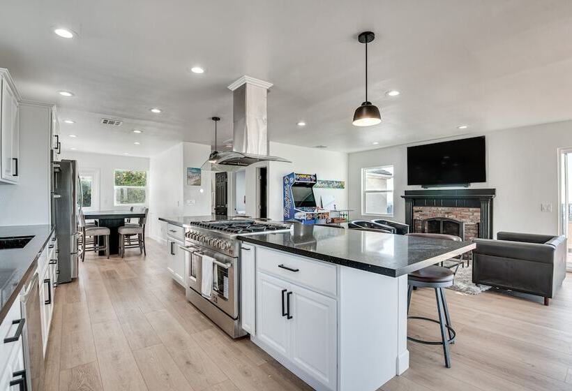 Charming Whittier Home W/ Views: 17 Mi To La