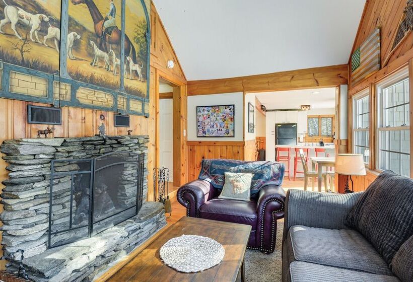 Cozy Cabin Between Stratton Resort & Mount Snow