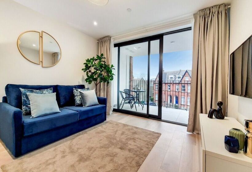Deluxe Wembley Harrow Apartment