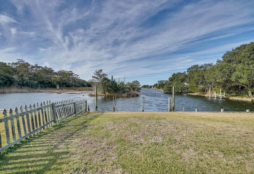 Hatteras Island Hideaway: Waterfront, Canal Access