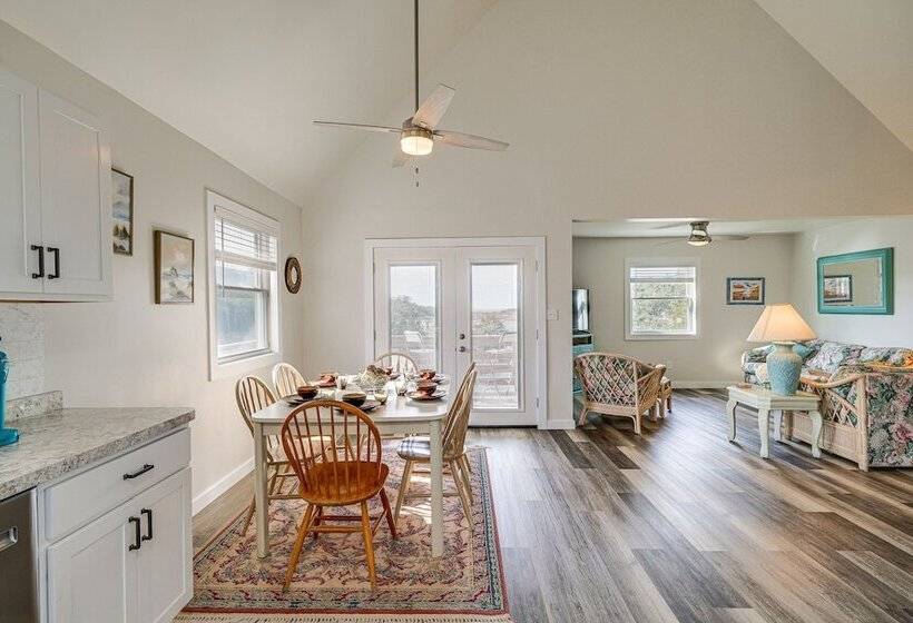 Hatteras Island Hideaway: Waterfront, Canal Access