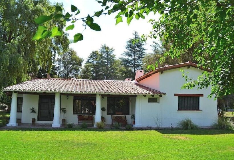 فندق فئة نجمة واحدة Posada La Celia