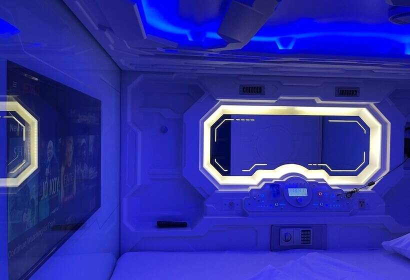 هتل Bmax Spacepods