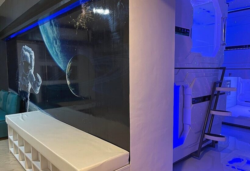 هتل Bmax Spacepods