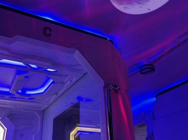 هتل Bmax Spacepods