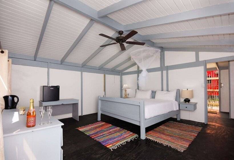 هتل Conch Beach Cabins   Rumbus Beach
