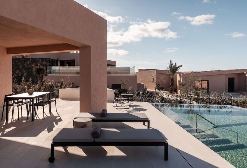 هتل Domes Novos Santorini, Autograph Collection