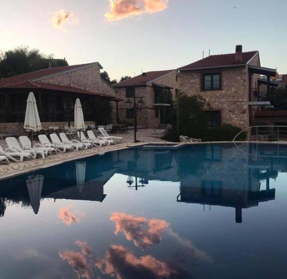 هتل Lithea Mountain Resort