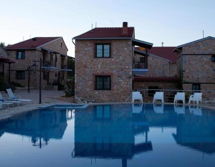 هتل Lithea Mountain Resort