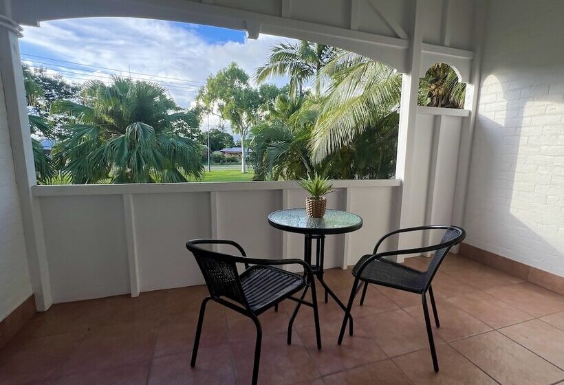 Отель Sans Souci Apartments