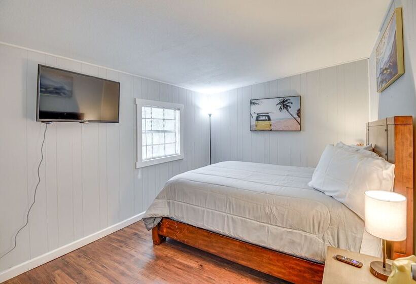 Patio & Grill: Idyllic Sorrento Vacation Home!