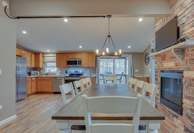 Hike, Swim & Ski: Home W/ Deck In Lackawaxen