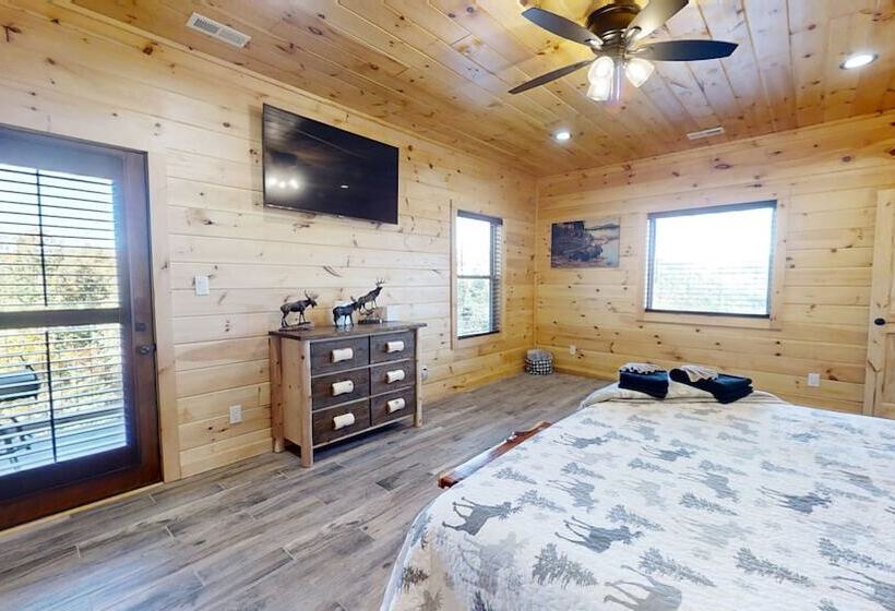 Lazy Bear Lodge