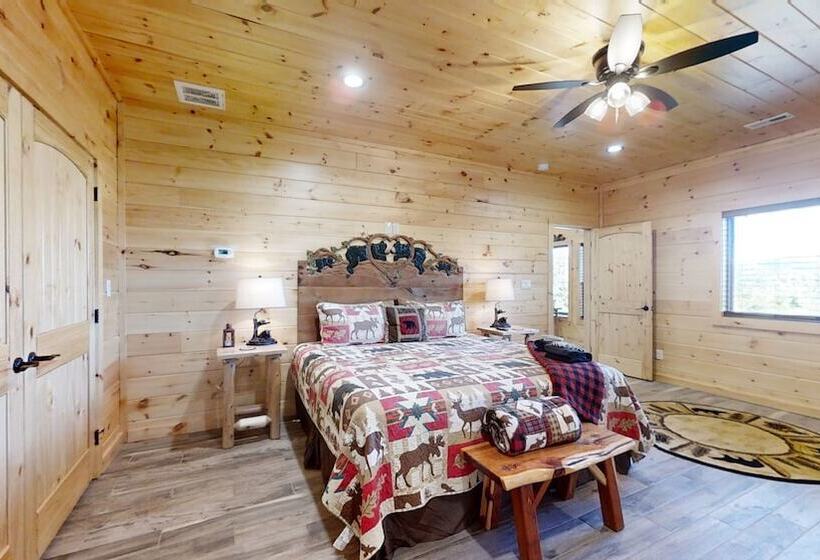 Lazy Bear Lodge