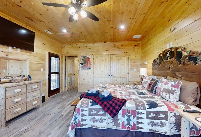 Lazy Bear Lodge