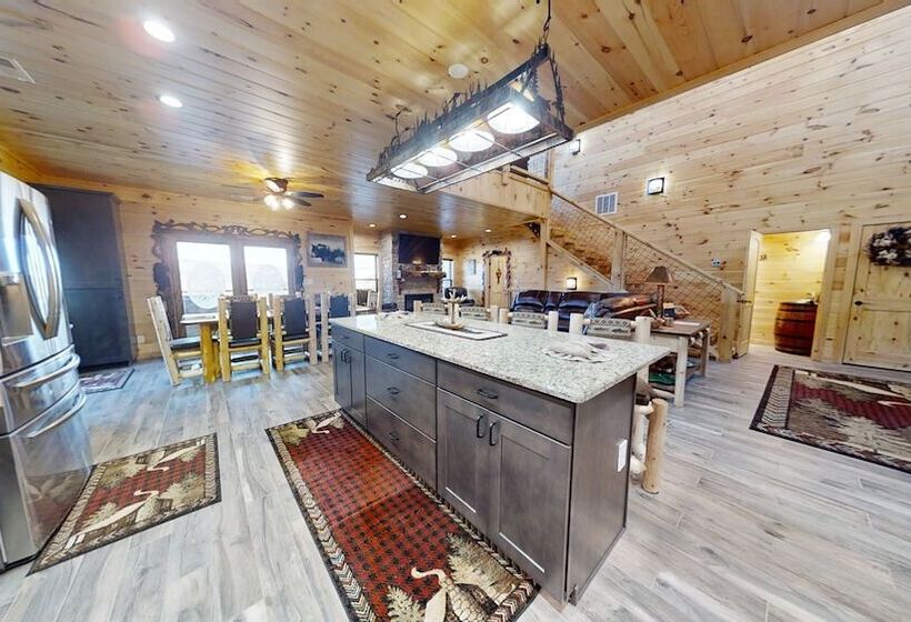 Lazy Bear Lodge